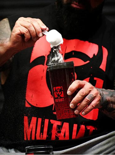 MUTANT SHAKER LIFT TO KILL 600 ml - BLACK TO RED 2